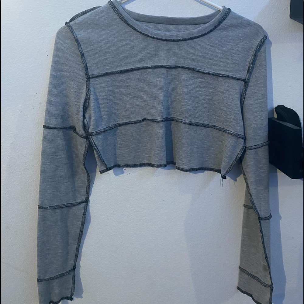 Casual long sleeve stripe crop t-shirt / 90s E-Girl crop top.
